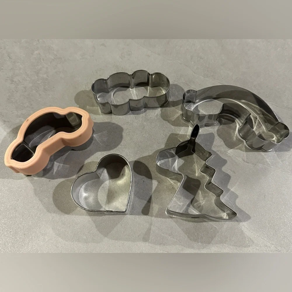 LOT of 5 Miscellaneous Metal Cookie Cutters